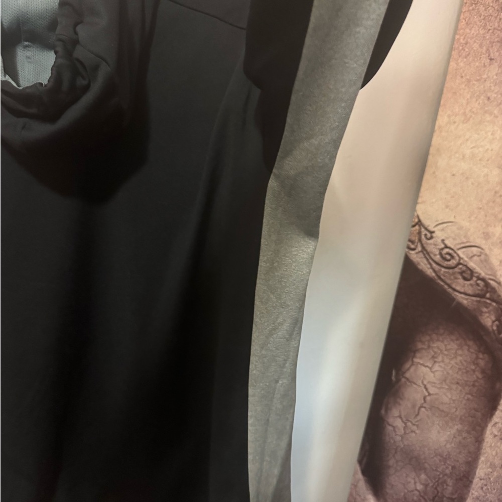 Nike Men's Black Hoodie with White Logo - Picture 4 of 9